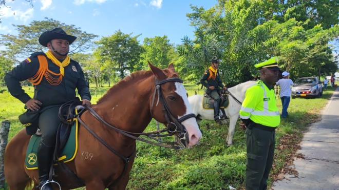Personal de carabineros y de la seccional de transito y transporte