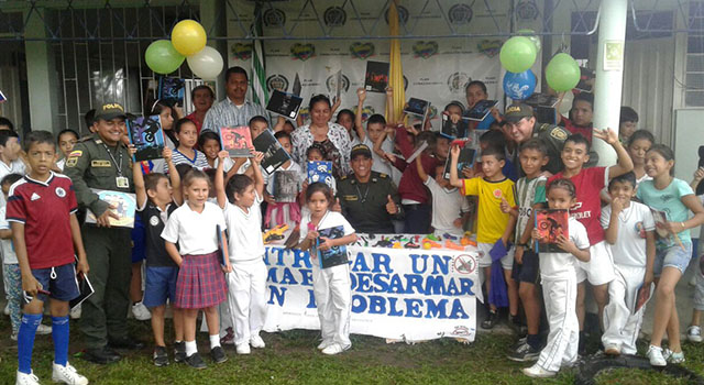 Con-un-“plan-desarme”-la Policía Nacional-promueve-la-sana convivencia-en el Meta