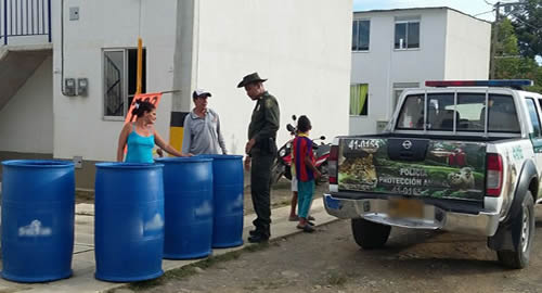 Policía contribuye con el reciclaje en Carepa 