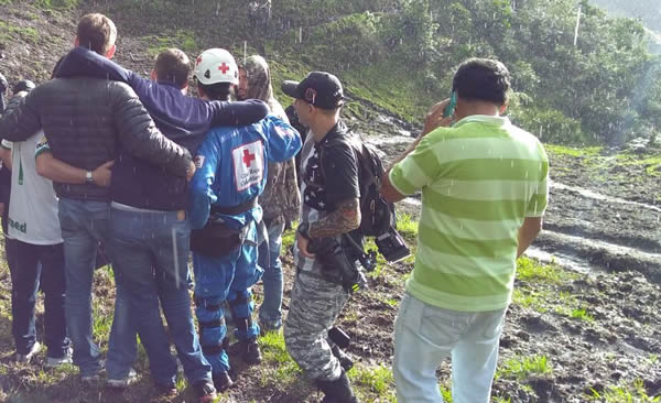 policia-colombia-reencuentro-jugador-chapecoense-policia-salvo-vida