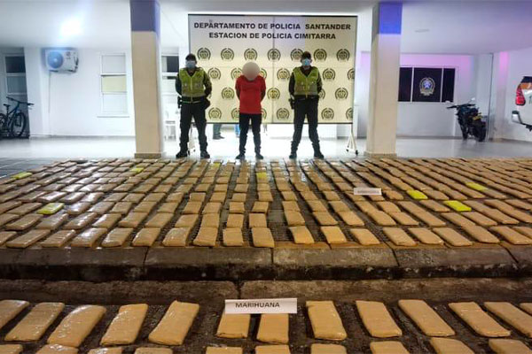 policía magdalena medio y capturado setra 