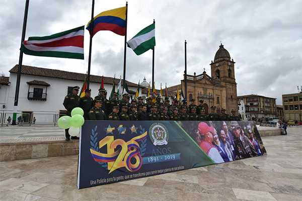 CUMPLEAÑOS-POLICÍA