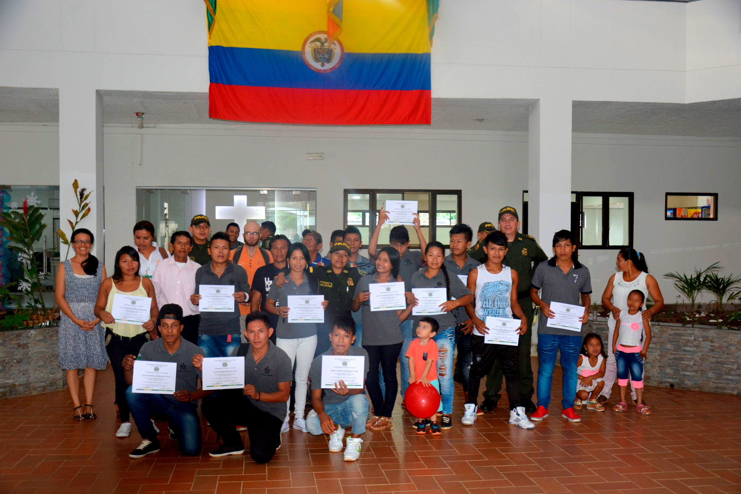 policia-vaupes-jovenes