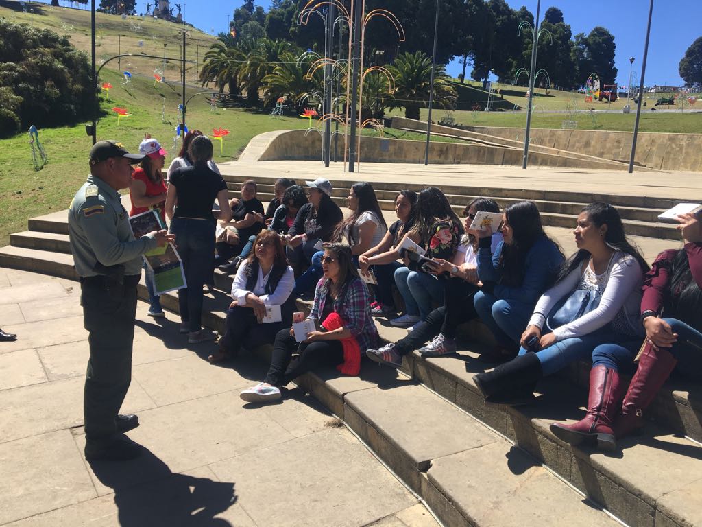 policia-turismo-acompana-visitantes