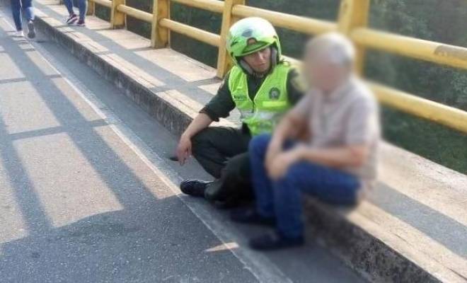 Policía_en_girardot_evita_suicidio