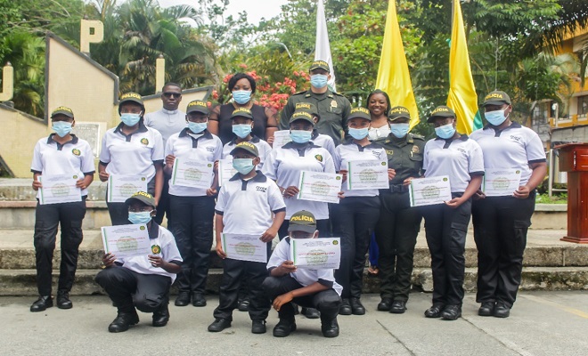 Policía graduó a 12 niños, niñas y adolescentes de Tadó como cívicos infantiles y juveniles