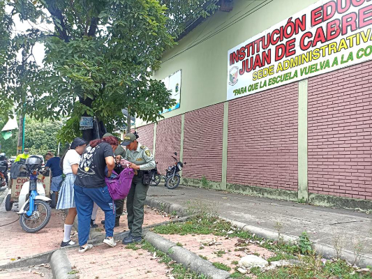 Policía Metropolitana de Neiva realiza planes de control en entornos escolares 