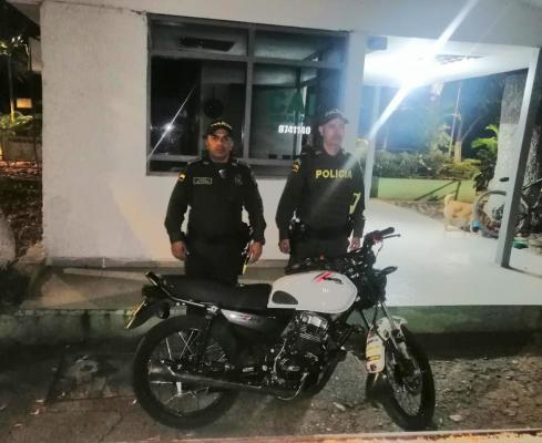 Policía Nacional, logra la recuperación de una motocicleta. 