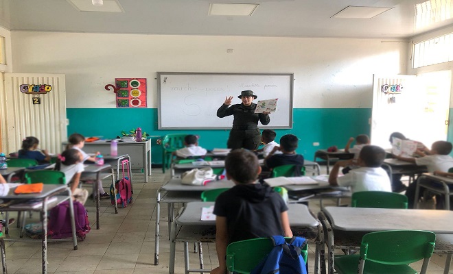 La Policía Nacional continúa con el programa escolarizado contra las drogas