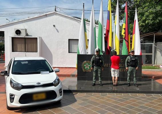 Una persona capturada, después de movilizarse en un vehículo con números de identificación alterados. 