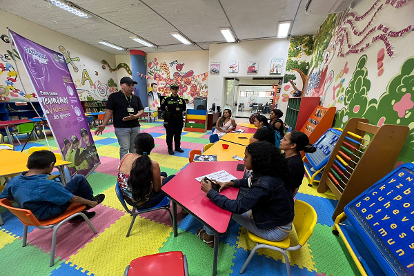 Policía Nacional, en cabeza del grupo de gestión comunitaria realiza la capacitación diferencial enfoque de género