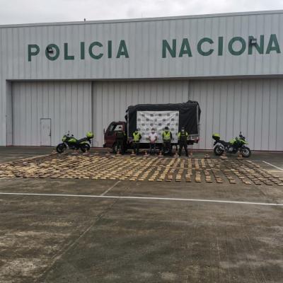 Policía Nacional halló 425 kilos de marihuana oculta en una carga de piñas.