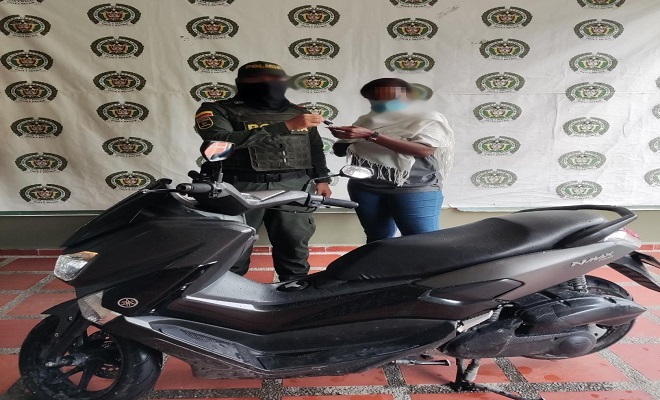 Policía recupera y entrega a sus dueños 02 motocicletas en el municipio de Quibdó
