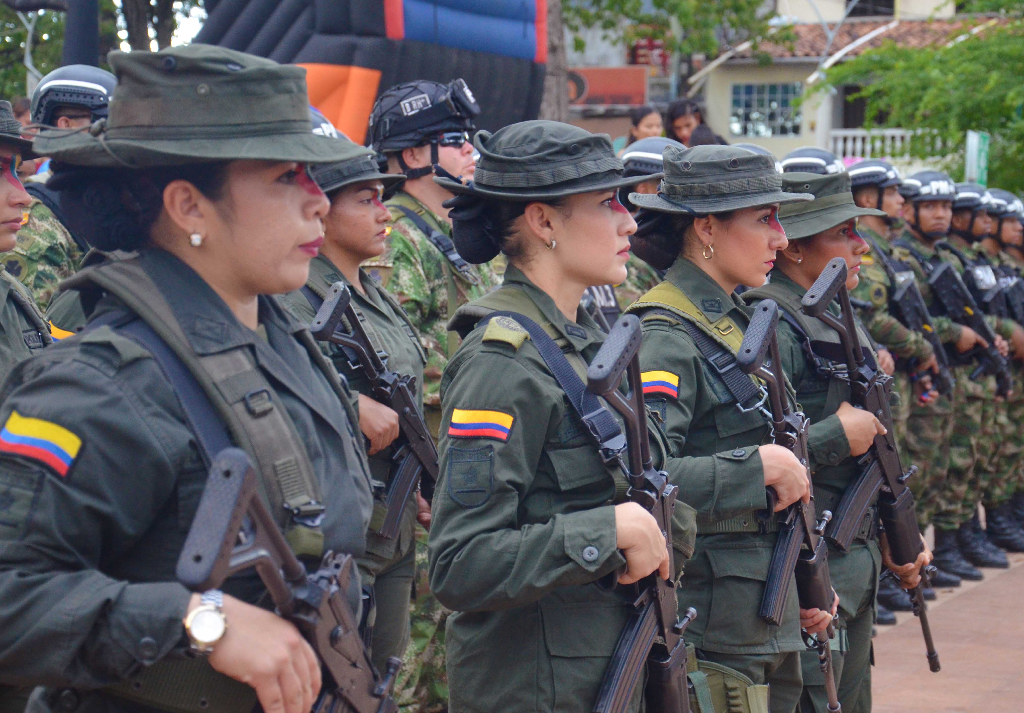 Acercamiento-con-la-comunidad-y-operaciones-especiales-realizaran-las-femeninas-