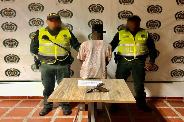 Por-el-delito-de-porte-ilegal-de-armas-de-fuego-y-municiones-efectuamos-una-captura-y-una-aprehensión.