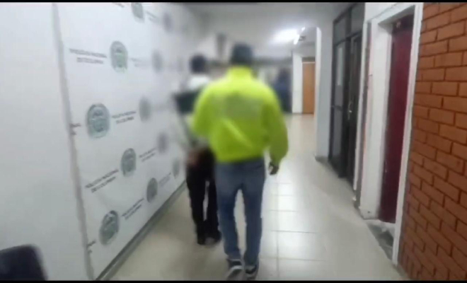 Presentación de uno de los cuatro menores aprehendidos en Bogotá