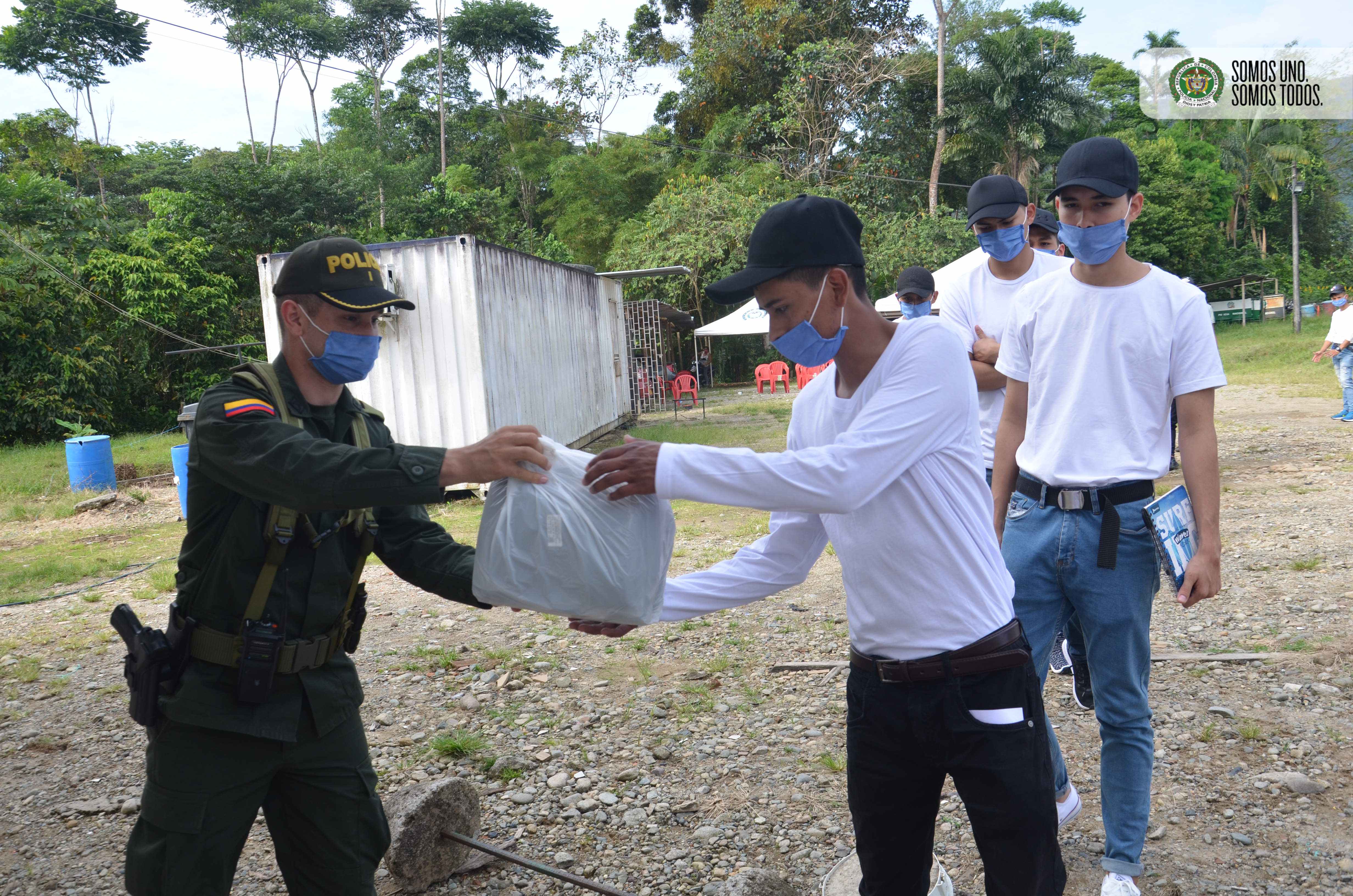 Recibimiento del primer grupo de auxiliares de policía mixto en el departamento del putumayo