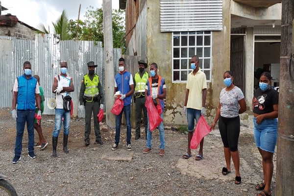 Recolectamos-42-kilos-de-caracol-gigante-Africano