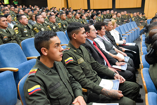 reconocimiento auxiliares de policia 