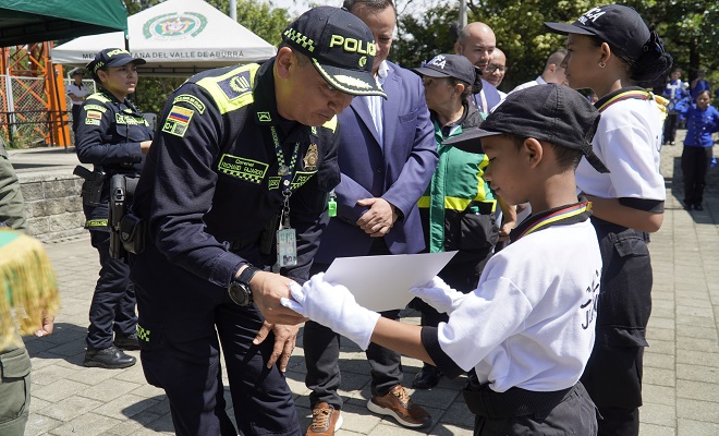 Ceremonia de reconocimiento a 180 niños, niñas y adolescentes