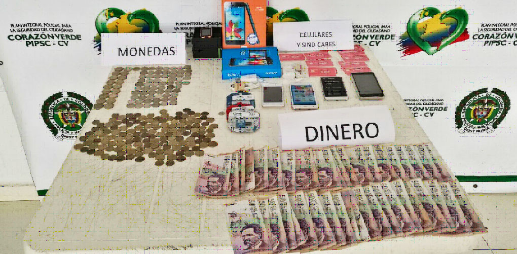 Se logró la recuperación de dos vehículos automotores, tres celulares y dinero en efectivo.