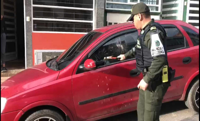 El vehículo estaría abandonado en el lugar aproximadamente desde las 02:00 de la madrugada.