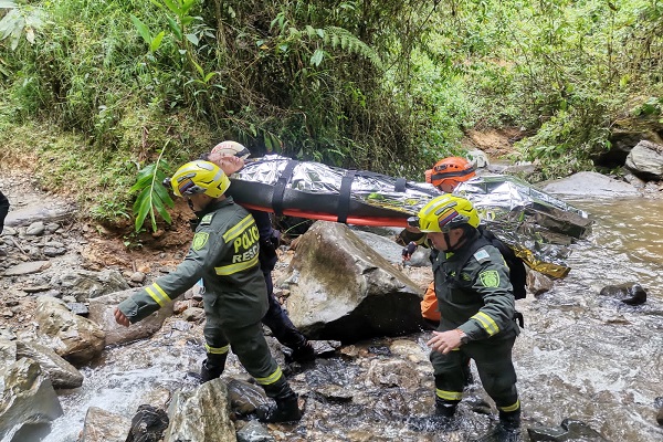 Rescatada 12 personas tras creciente súbita de una quebrada en Santa Rosa de Cabal 