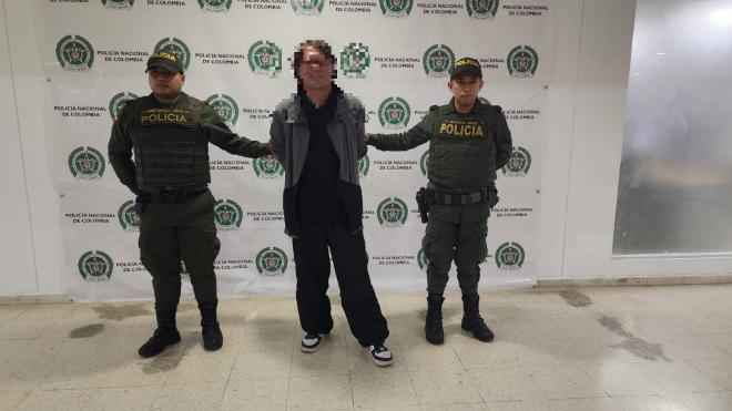 Detenido por circular roja 