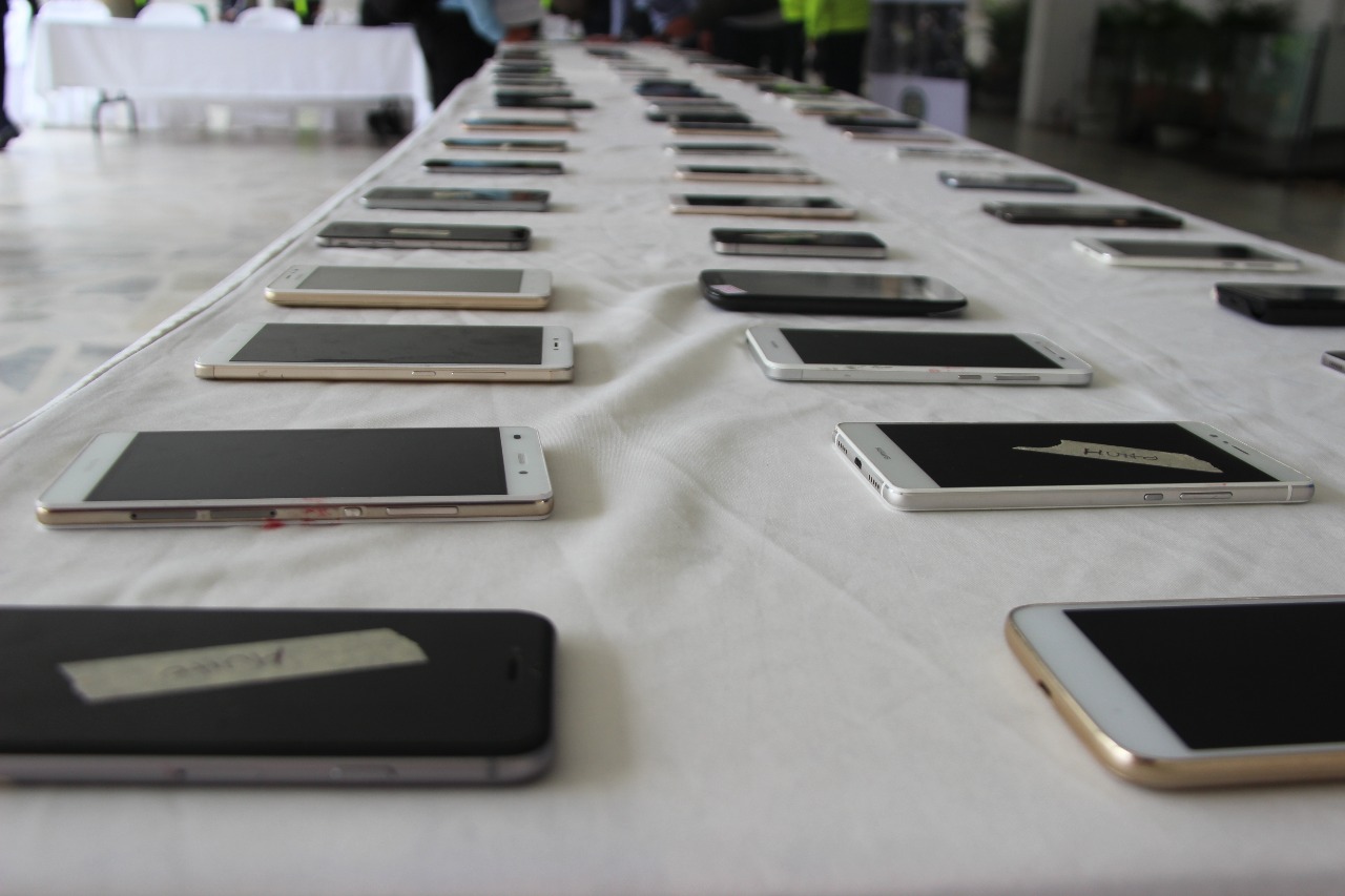 01-11-2017-entregaton-de-celulares-recuperados-en-bogota