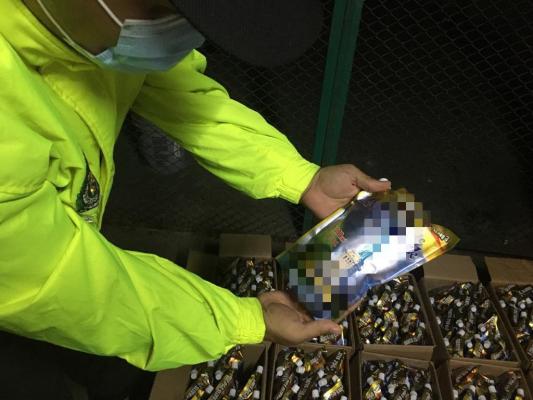 Incautación-licores-y-cigarrillos-de-contrabando