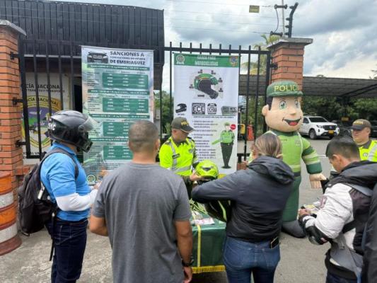 Policía Valle refuerza controles viales durante el puente festivo