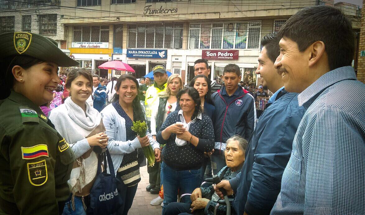 policia-sensibilza-a-la-ciudadania-en-el-cuidado-de-la-palma-de-cera