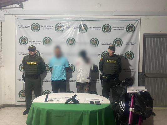 Sinergia operativa permitió la captura de dos sujetos y la incautación de un arma de fuego tipo pistola 