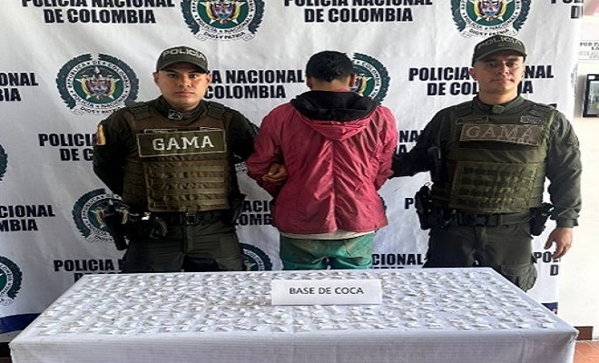 Esta persona fue capturada momentos en que tenía consigo cientos de dosis de estupefacientes