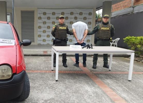 Sujeto señalado de agredir con arma traumática a dos personas fue capturado por patrullas de la Policía