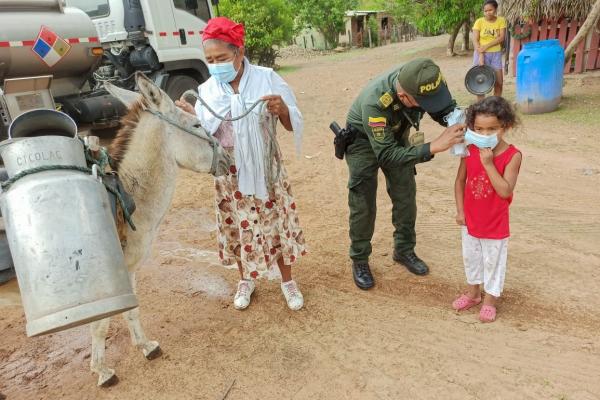 Suministramos-agua-potable-en-la-vereda-Camperucho