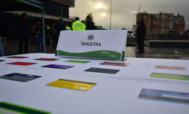 Durante los allanamientos fueron encontradas tarjetas que habrían hurtado a ciudadanos