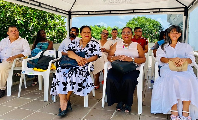 Representantes de la comunidad del Archipiélago en ceremonia de transmisión de mando  