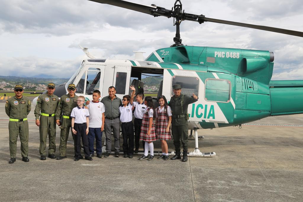 5 niños cumplieron su sueño de volar y lo hicieron en nuestros helicóptero