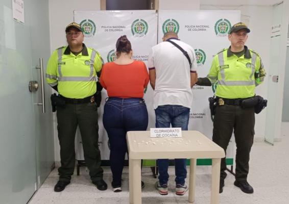 Un hombre y una mujer fueron sorprendidos con 20 cápsulas de clorhidrato de cocaína 