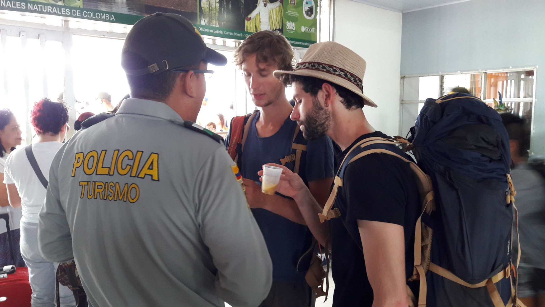 El aeropuerto de Leticia fue escenario de bienvenida ante la llegada de turistas.