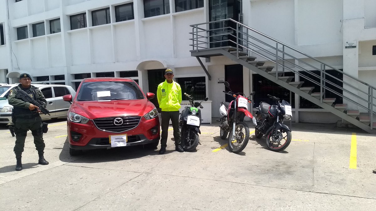 1 Camioneta ultimo modelo y 3 motocicletas recuperadas