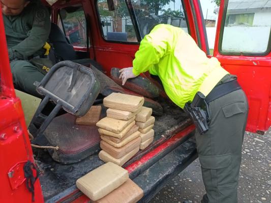 Vehículo con 316 kilos de marihuana en San Juan de Arama