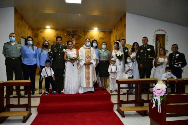 Policías casándose 