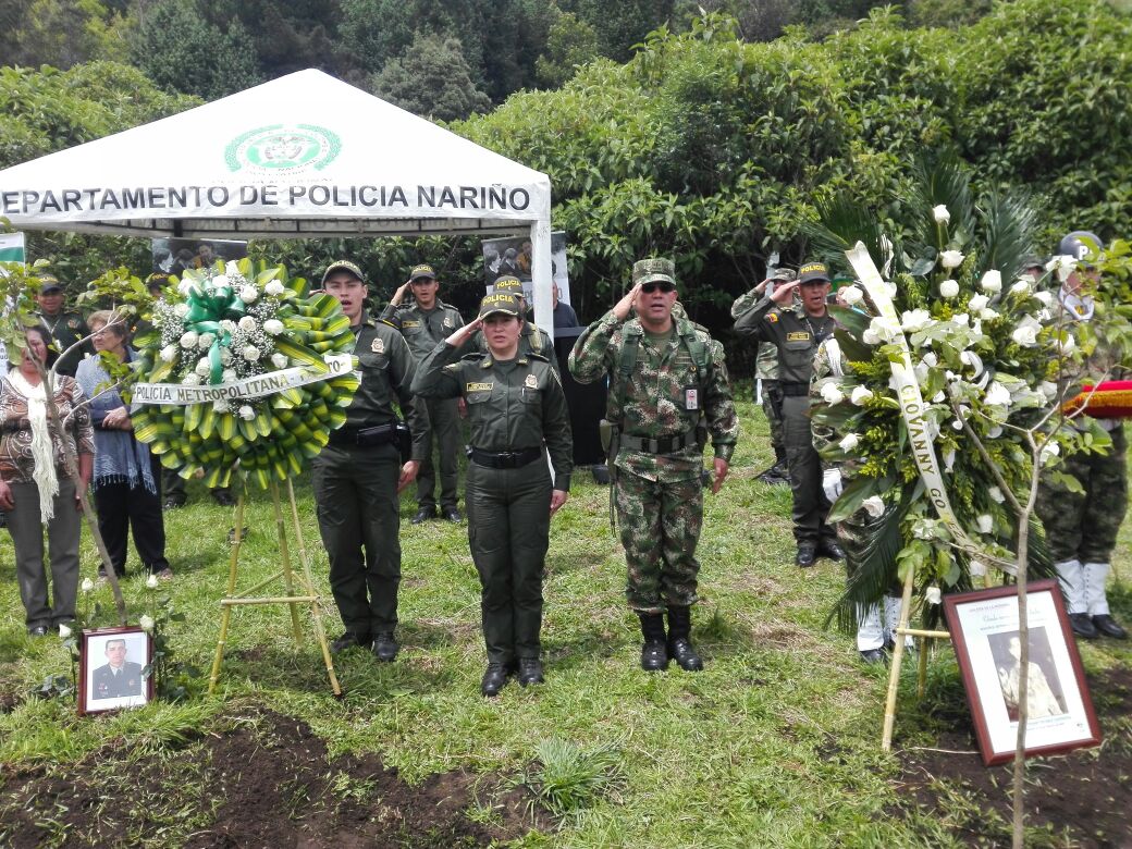 Ofrenda floral a las victimas del conflicto en el departamento