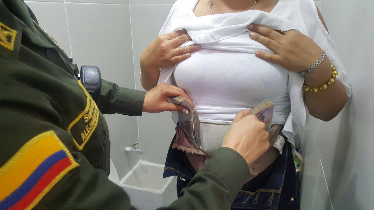 Con-destino-la-ciudad-de-Cali-dos-mujeres-pretendía-transportar-371-Millones-de-pesos-en-efectivo.-1