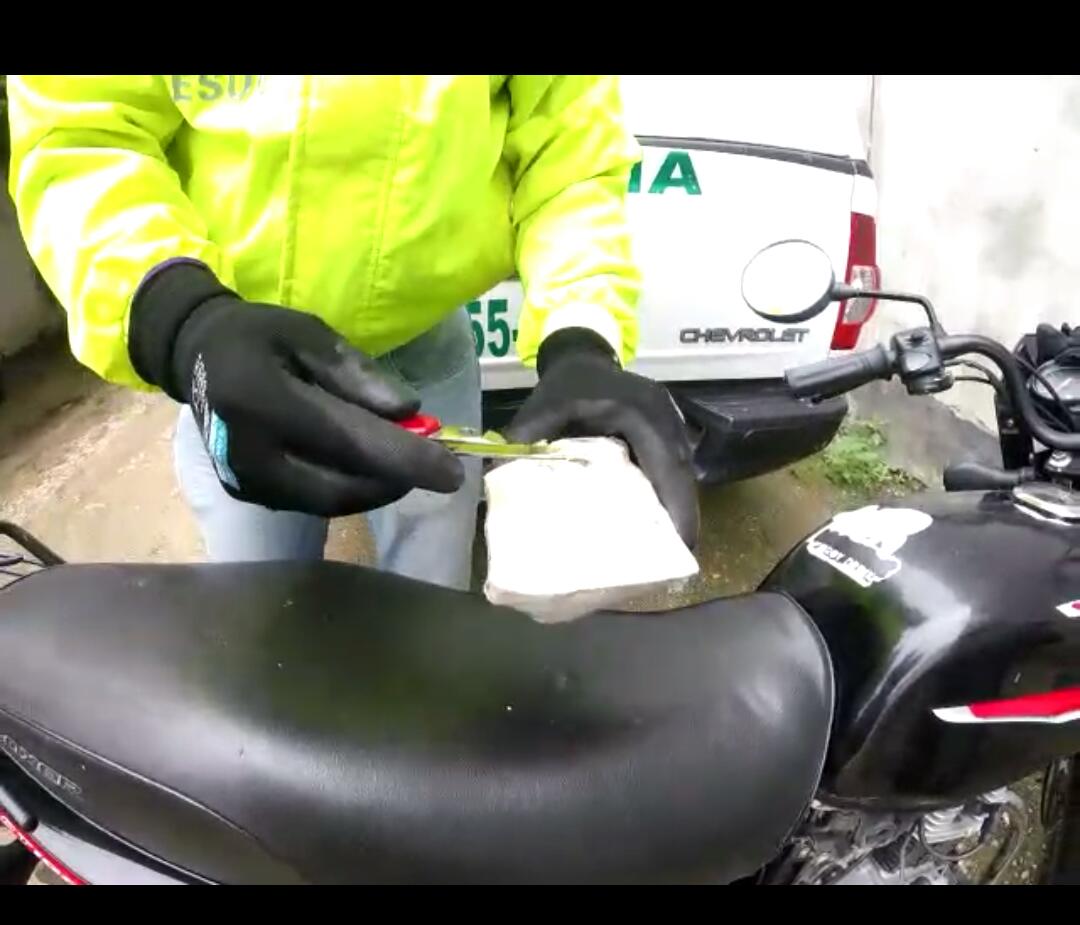 motocicleta utilizada para expender drogas 