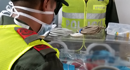 policia-rescata-bebe-abandonado-palacio-llanto-cordon-baldecali