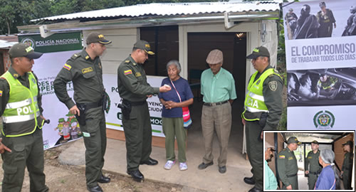 POLICÍA CONSTRUYE CASA DIGNA A UNA PAREJA DE ANCIANITOS DE 80 Y 85 AÑOS DE EDAD