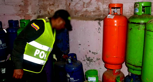 pipetas gas licuado-medellin-policia